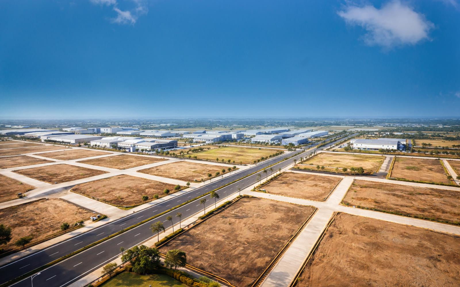 Highway-Facing Commercial Plot — view 1